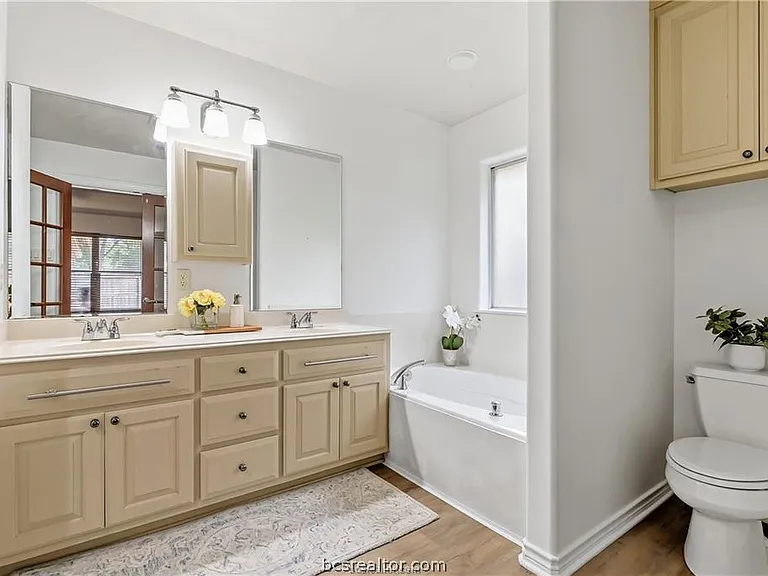 5310 Draycott Ct — Photo 24