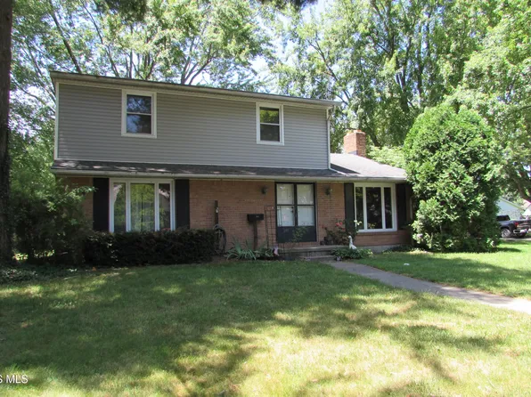 211 Cedar Ln, Waterville, OH 43566