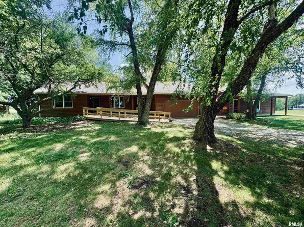 10622 W Farmington Rd, Hanna City, IL 61536