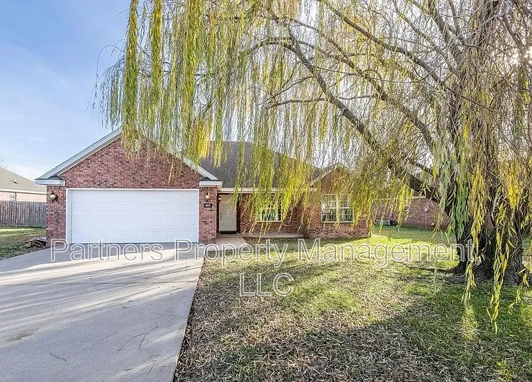 561 Red Bud St — Photo 30