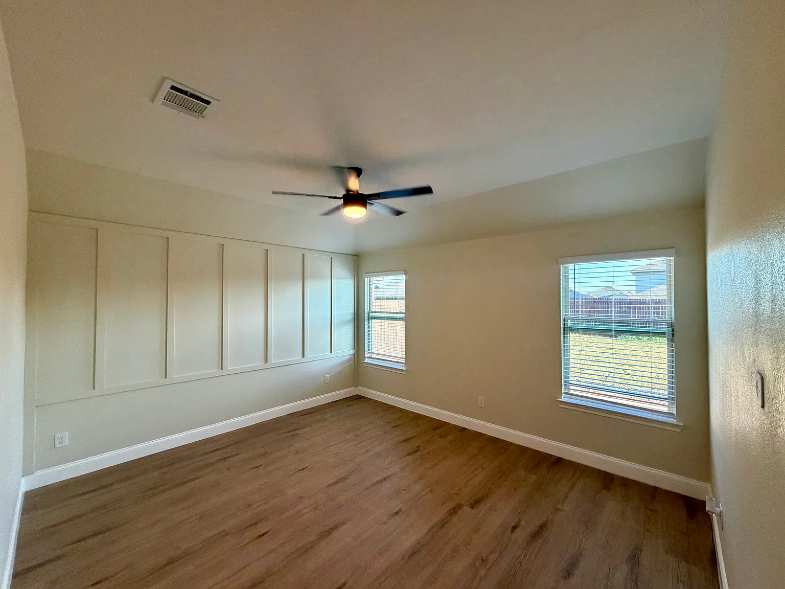 3 bed, 1444 sqft, $2,200 — Photo 3