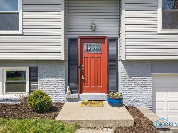 3rd image of 340 Southwood Dr