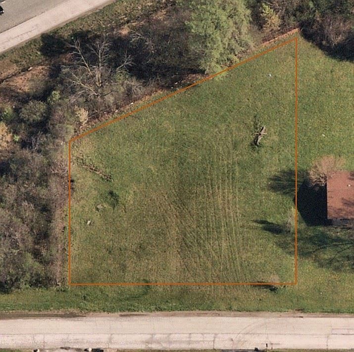2nd image of 4908 Sunset Ln