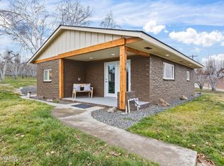 170 Brooks Rd, Wapato, WA 98951