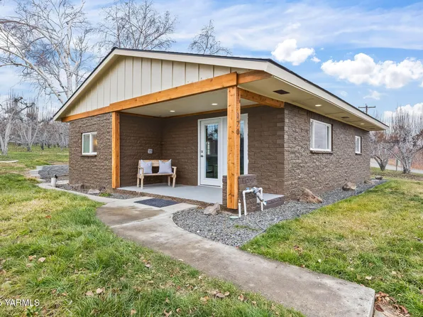 170 Brooks Rd, Wapato, WA 98951