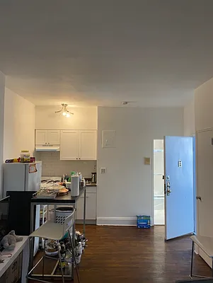 Rented by Green Line Realty | media 8