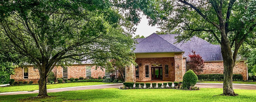9132 White Oak Ln - Property Image