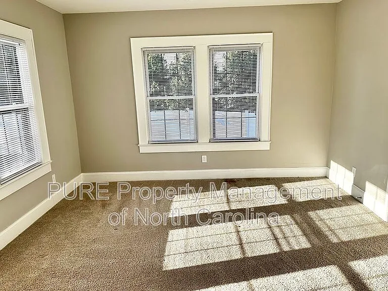 708 Union St S — Photo 25
