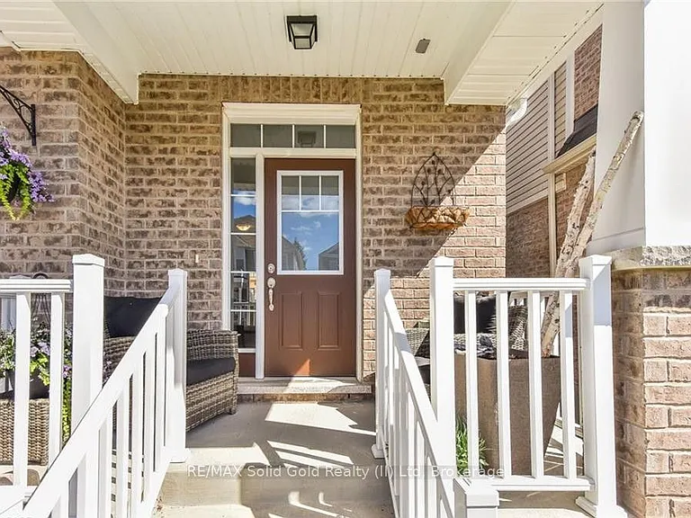 48 Pointer St — Photo 6