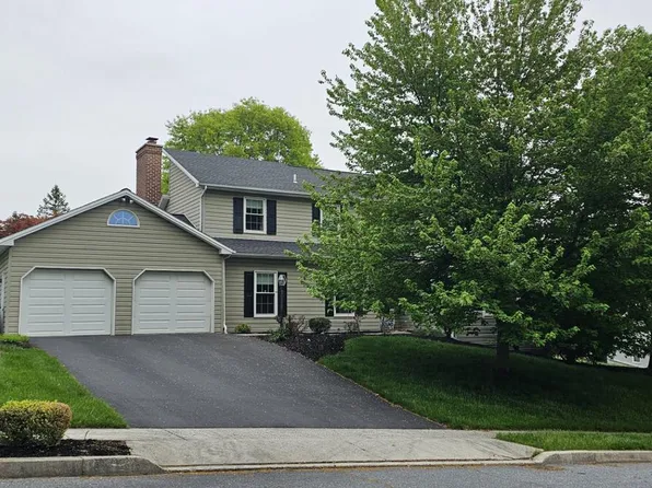 2405 W Bayberry Dr, Harrisburg, PA 17112