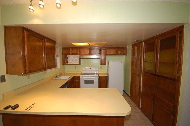 2nd image of 3473 Edison Ave