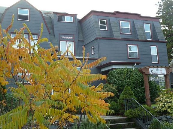 2nd image of 414 N Yakima Ave #8