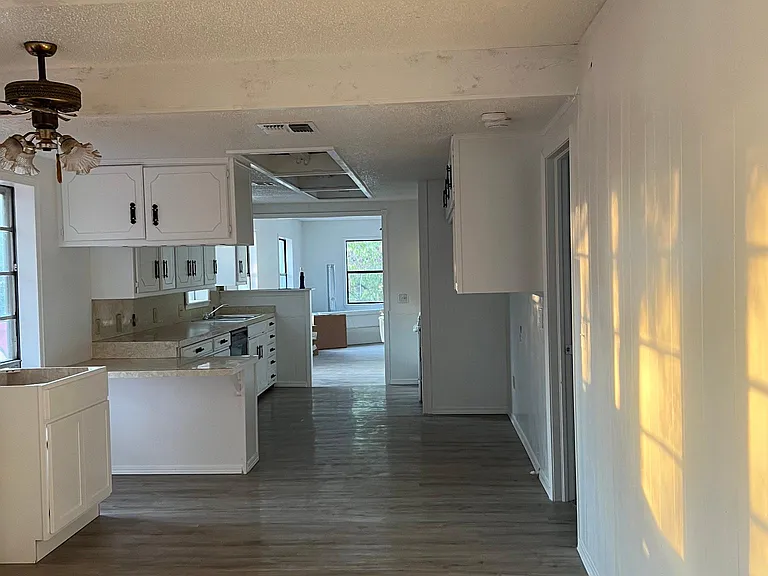 1215 E Whittaker St — Photo 19