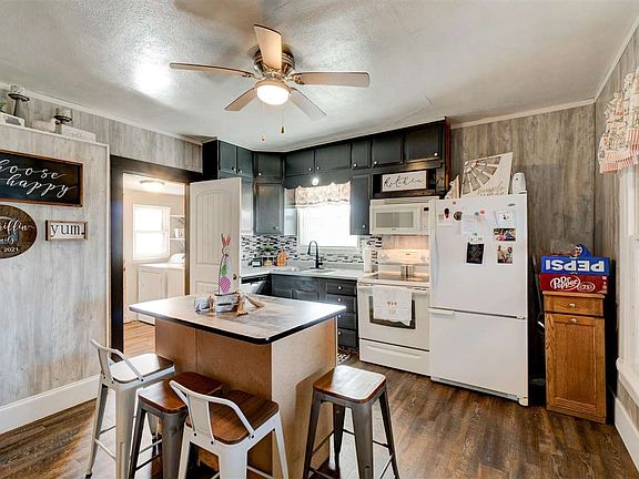 4th image of 2807 Burlington St