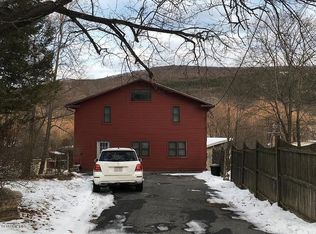 8 Hart, Housatonic, MA 01236