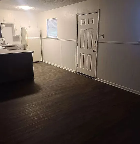 901 S Harley Dr — Photo 6