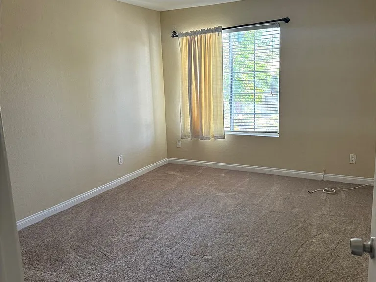 21550 Burbank Blvd #208 — Photo 7