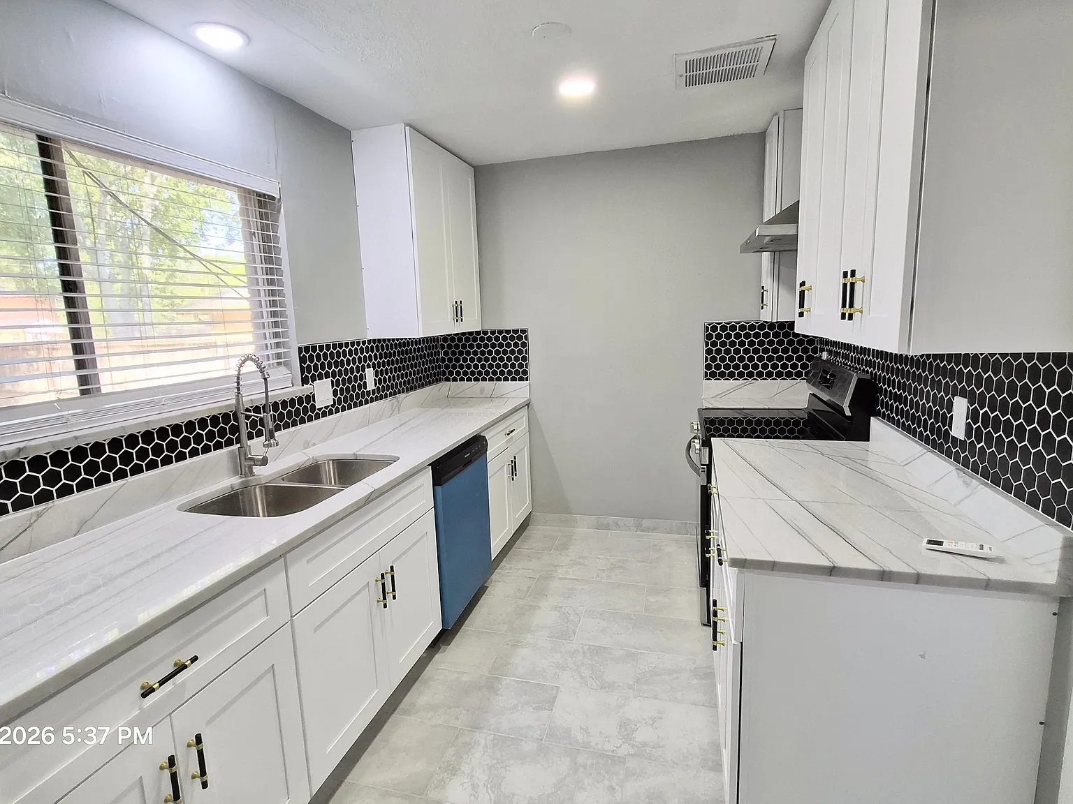 23054 Banquo Dr — Photo 4