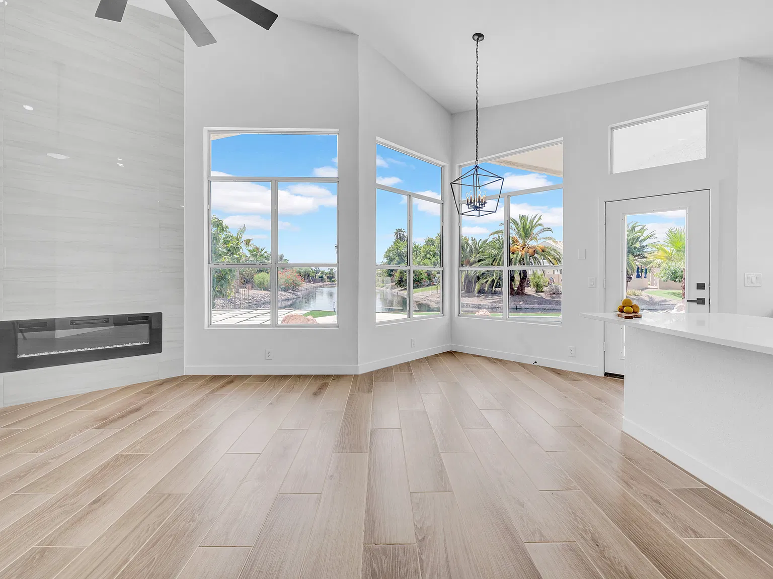 N 60th Dr, Glendale — Photo 3