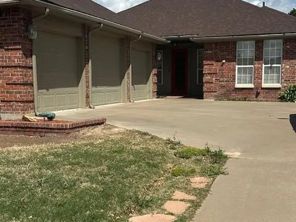 1212 Dorchester Dr, San Angelo, TX 76901