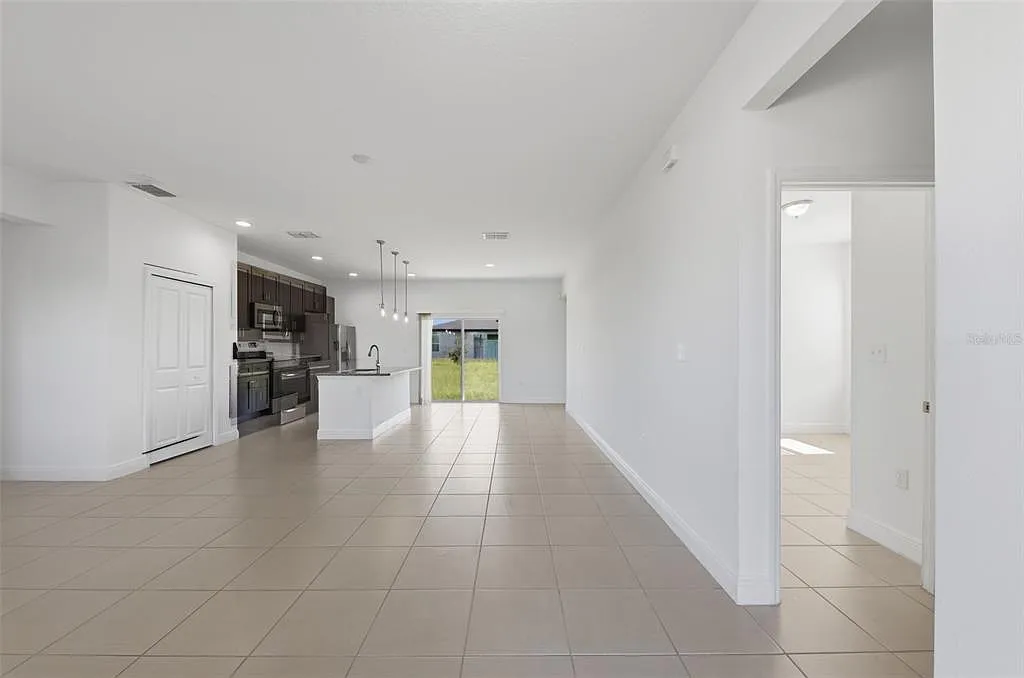 4 bed, 2.0 bath, 1578 sqft, $1,875 — Photo 4