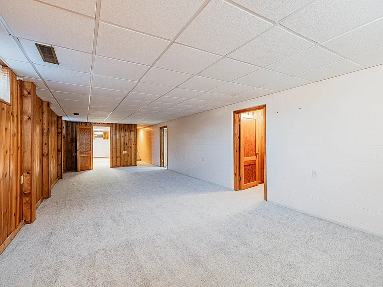 5700 Normal Blvd — Photo 26