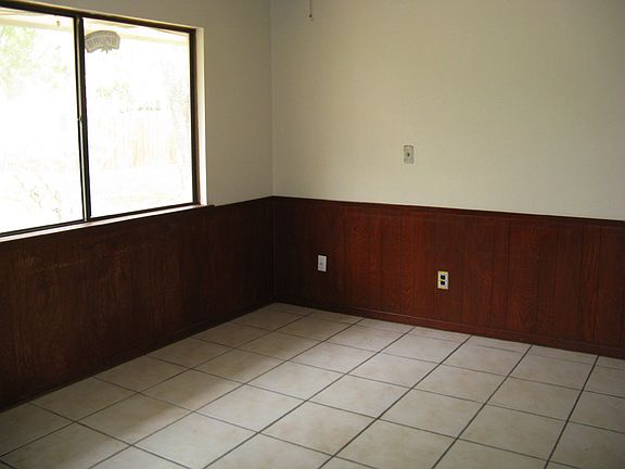 3rd image of 2303 Nashwood St