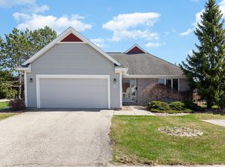 5587 Stoney Creek Dr, Bay City, MI