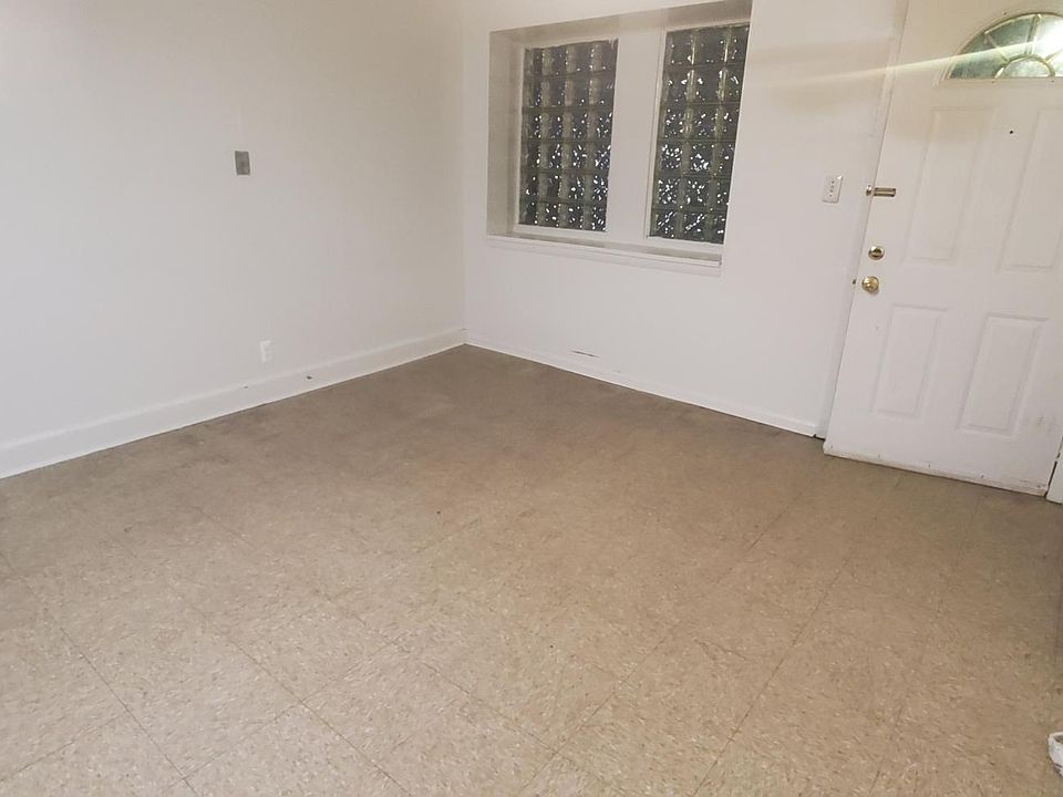 2nd image of 27 1st St Floor 3