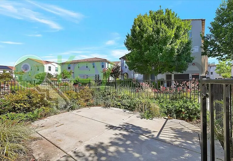 5301 E Commerce Way #44104 — Photo 38