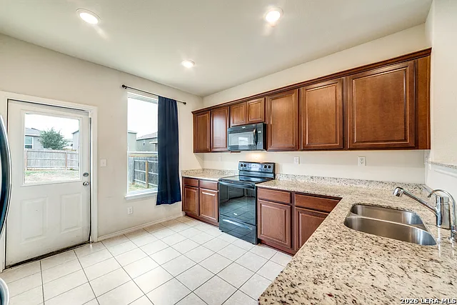 10306 Gibbons Crk — Photo 5