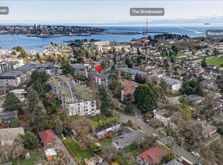 1000 Esquimalt Rd #302, Esquimalt, BC V9A3N2