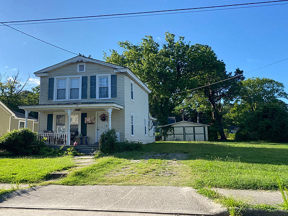 2nd image of 215 Washington St