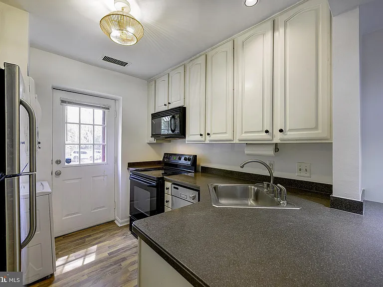 1403 E Abingdon Dr #2 — Photo 11