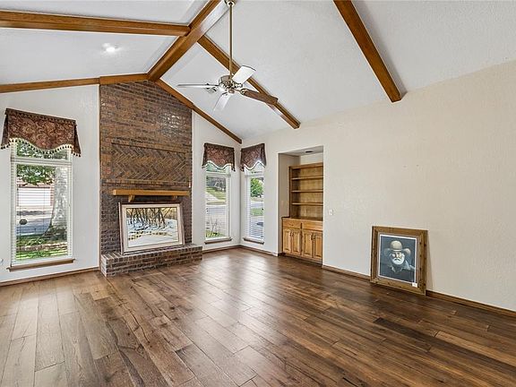 5th image of 1516 Brown Oaks Dr