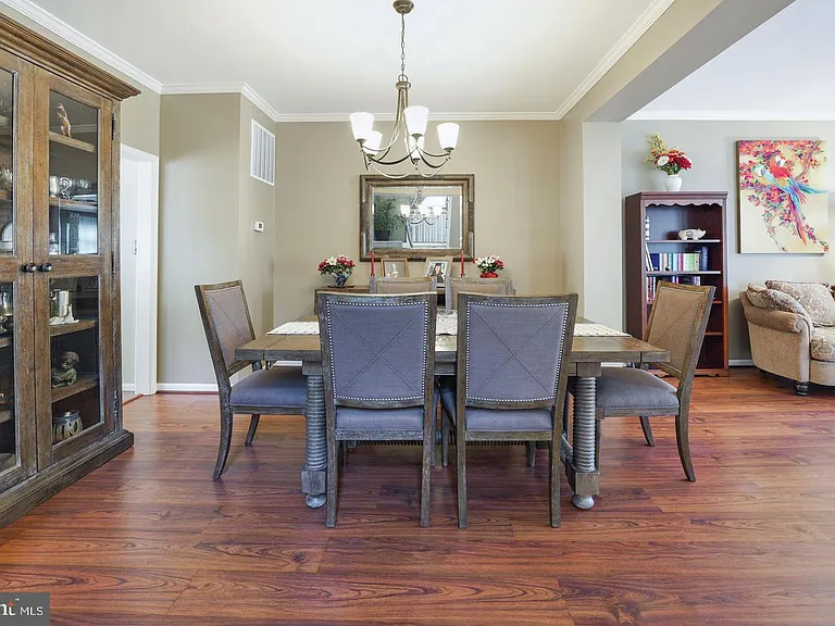 6624 Thurlton Dr — Photo 4