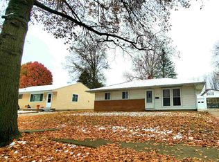 1040 Curdes Ave, Fort Wayne, IN 46805