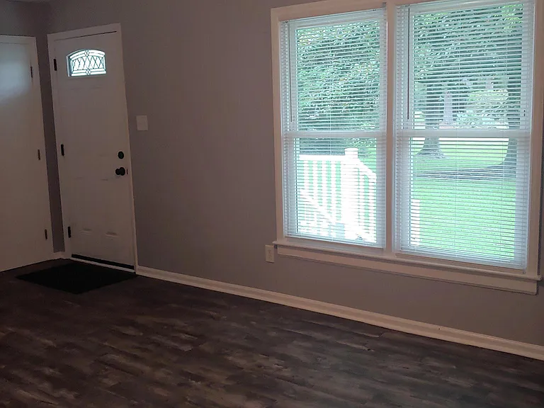 109 Arnold Rd — Photo 3
