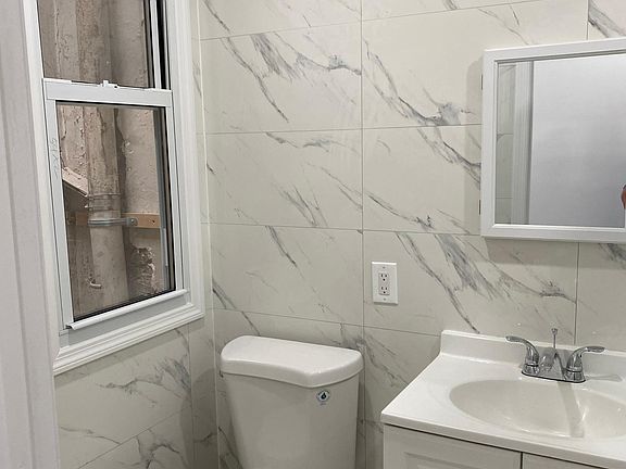 3rd image of 8019 87th Ave Floor 1