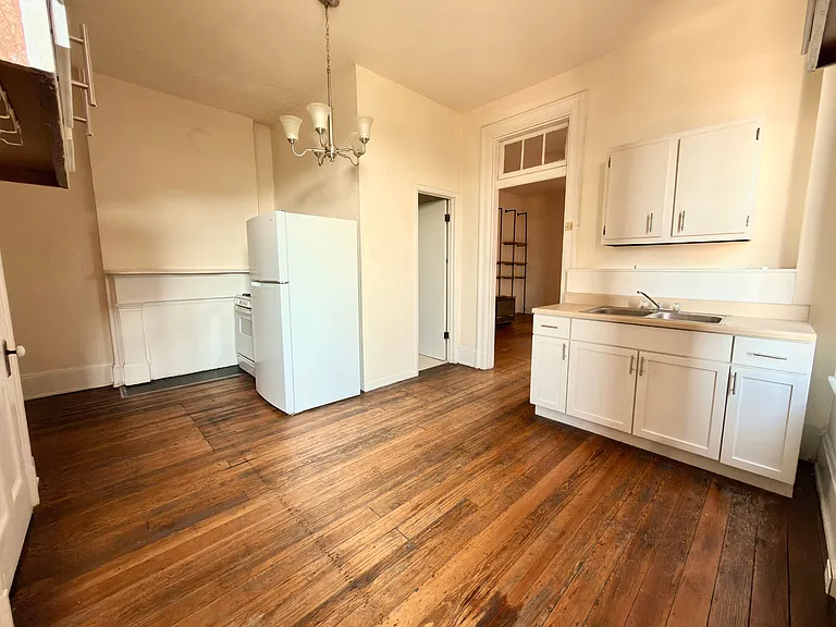 102 W Clifton Ave — Photo 5