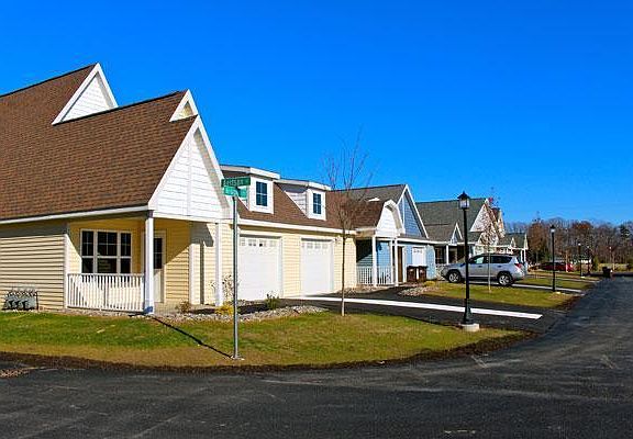2nd image of 9 Duyster Ct