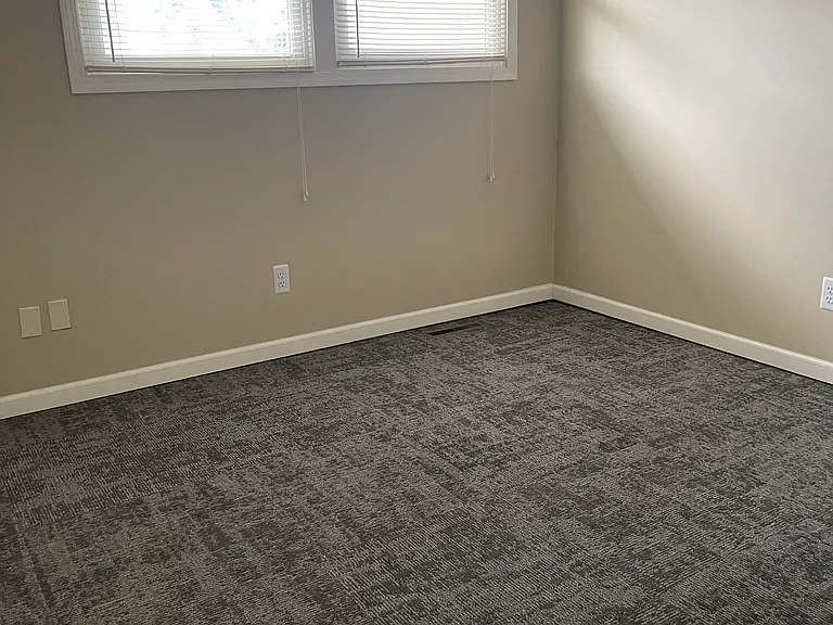 3217 S 131st Cir — Photo 19