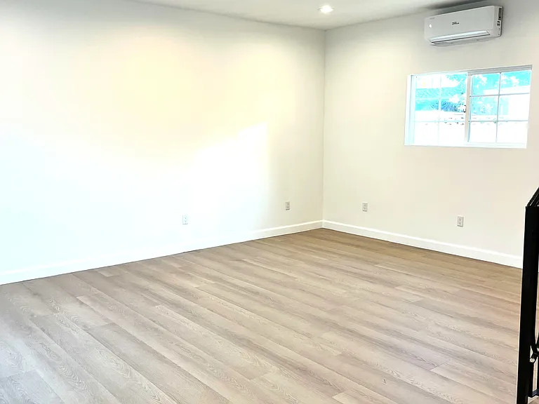 13802 Ward St — Photo 10