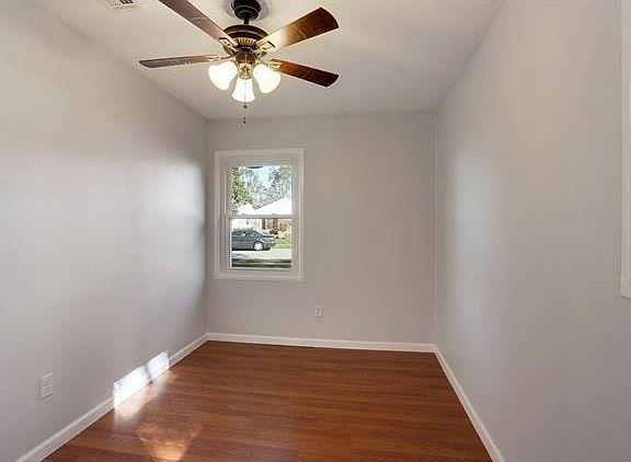 4th image of 145 Carmen Dr