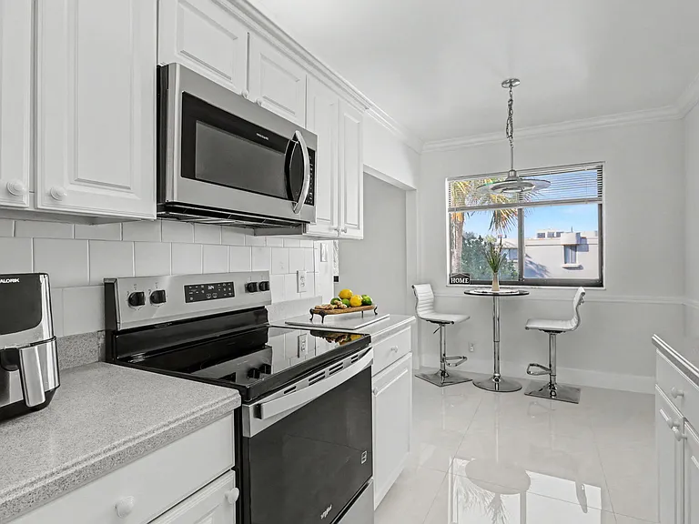 6328 Longboat Ln W #W-403 — Photo 5