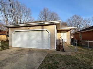 1910 N Golden Ave, Springfield, MO 65802