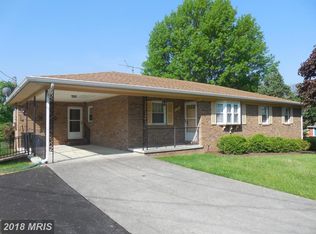 1089 Farmview Dr, Stephens City, VA 22655