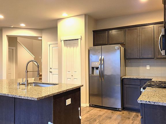 4th image of 6934 Oleander Ave NE