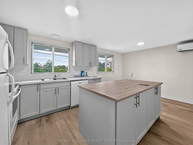 295 Amiens St — Photo 17