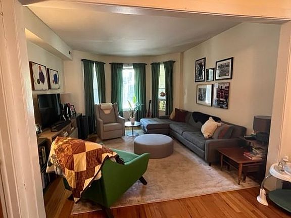 2nd image of 2448 W Eastwood Ave #1